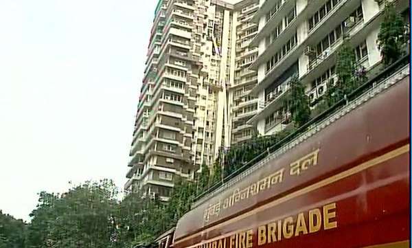 2killedasmajorfirebreaksoutinmumbai